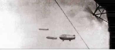 Цеппелины L10 L12 и L13 уходят на боевое задание 9 августа 1915 г Фото - фото 99