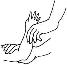 Рис 6 Упражнение 5 Вложите большой палец своей руки в ладонь ребенка - фото 8