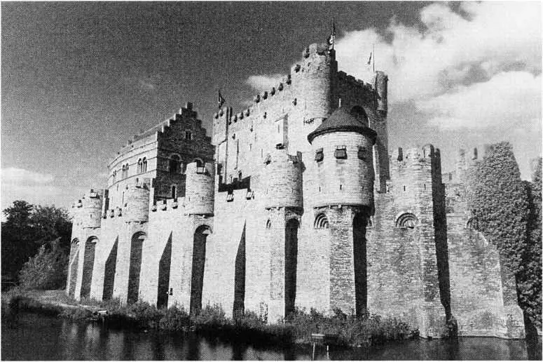 Замок Гравенстеен XII в Гент Бельгия фото Термин тело Христово corpus - фото 59