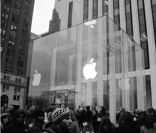 Магазин Apple Store на Пятой авеню в НьюЙорке Критики снова начали - фото 29