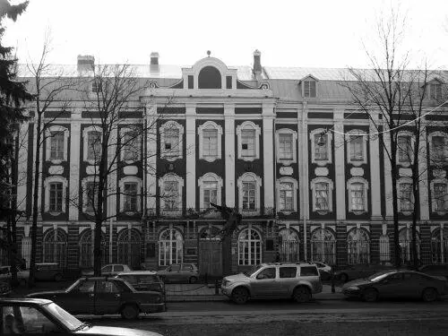 Главный вход в Петроградский Императорский университет ныне СПбГУ Фото - фото 24