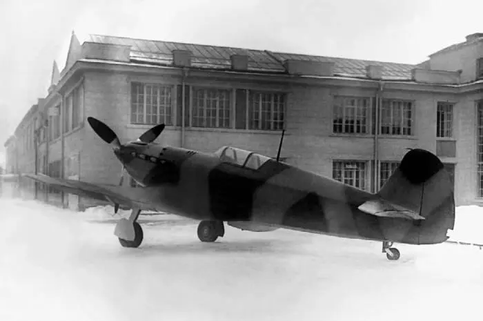 Второй экземпляр истребителя И30 1941 г Куда реальнее казалось будущее - фото 40