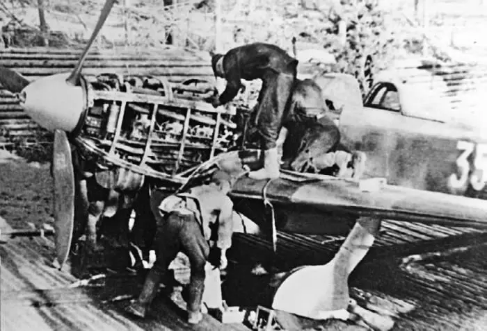 Як9 29го гвардейского иап Летом 1944 года в 6м гвардейском иап авиации ВМФ - фото 92