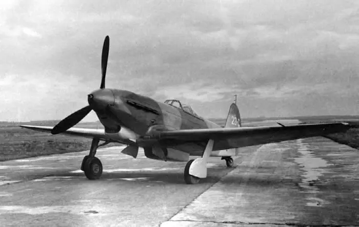 Вывозной самолет Як9УВ В итоге НИИ ВВС рекомендовал НКАП к 1 апреля 1943 года - фото 109