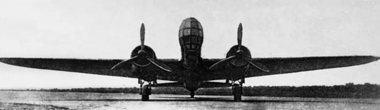 Стратосферный бомбардировщик Ил4ТК с герметичной кабиной Однако достигнуть - фото 16