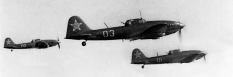 Штурмовики Ил10 отправляются на боевое задание Весна 1945 года До конца - фото 49