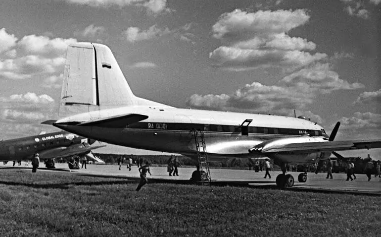 Ил14М В апреле 1957 года ВВС приняли решение не устанавливать на - фото 94
