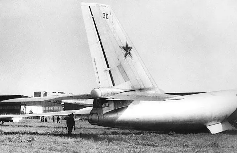 Хвостовая часть самолета 3МД Во второй половине 1950х после начала - фото 76
