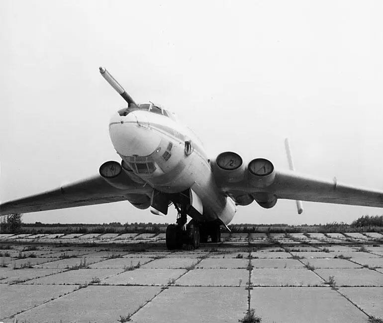 Первый экземпляр самолета ВМТ с оборудованием для дозаправки топливом в полете - фото 94