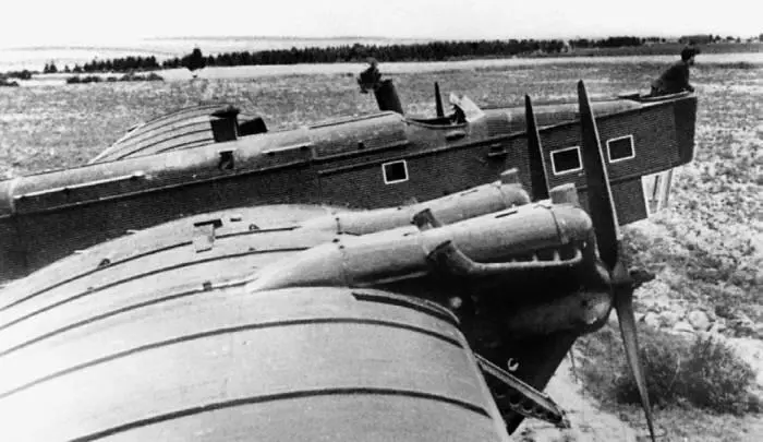 ТБ3 с моторами М17 захваченный финнами в ходе зимней войны 19391940 гг - фото 26