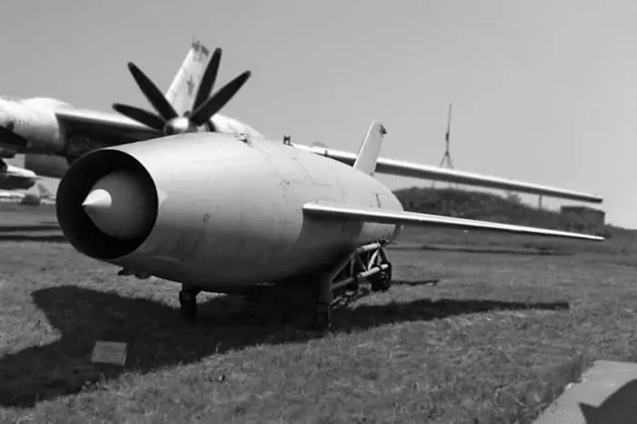 Крылатая ракета Х20М в экспозиции музея Дальней авиации в Энгельсе Самолет - фото 185