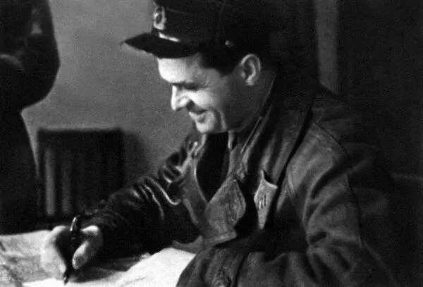 Летчикиспытатель НИИ ВВС СП Супрун Такая комбинация конструкционных - фото 11