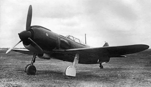 Четвертый серийный экземпляр Ла5ФН май 1943 года Несмотря на улучшение летных - фото 42