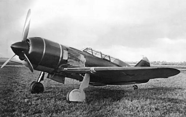 Ла7УТИ 46210117 с задним расположением маслорадиатора В марте 1945 года на - фото 68