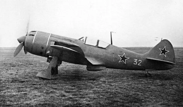 Самолет 132 с мотором АШ82М В мае 1947 года летчики АГ Терентьев и КФ - фото 76
