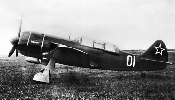 Учебнотренировочный истребитель Ла9В В мае 1947 года Ла9В прошел заводские - фото 77