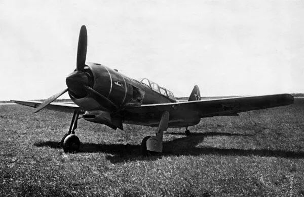Учебнотренировочный истребитель Ла9В В мае 1947 года Ла9В прошел заводские - фото 78