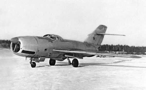 Барражирующий перехватчик Ла200 с РЛС Коршун Шестнадцатого сентября ровно - фото 136