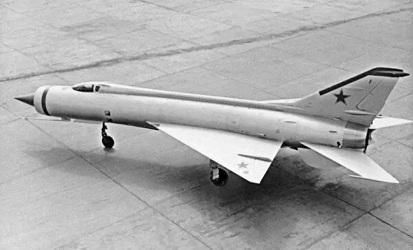 Изза отсутствия ТРДФ Р1500 построили двухдвигательный опытный перехватчик - фото 138