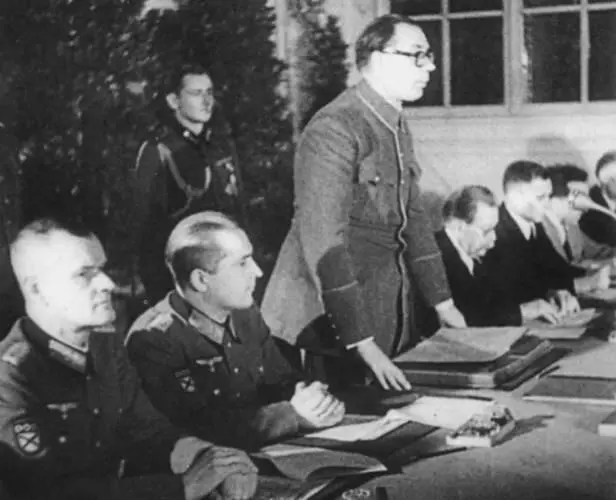 9 Прага 14 ноября 1944 года галерея Рудольфа в Пражском Граде За столом - фото 17