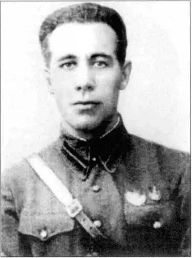 Семен Григорьевич Гендин исполняющий обязанности начальника Разведуправления - фото 61