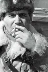 Одно из последних фото полковника Д Леонова Зима 19681969 гг Подбитый - фото 29