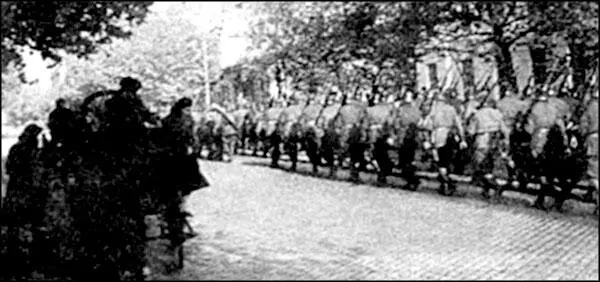 Румынские войска занимают Одессу Финны наступают на Выборг Испанцы под - фото 5