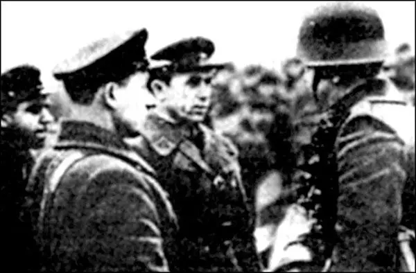 Советские войска передают буржуазной Литве г Вильнюс Но это не все Дело ведь - фото 56