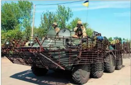 Украинские БТР80 с вариантами импровизированных решетчатых противокумулятивных - фото 26