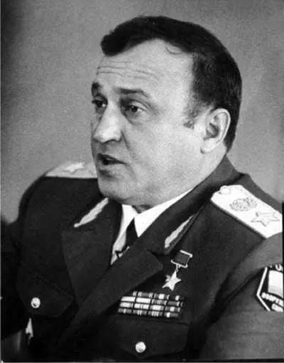 Павел Сергеевич Грачев министр обороны России 19921995 генерал армии - фото 85