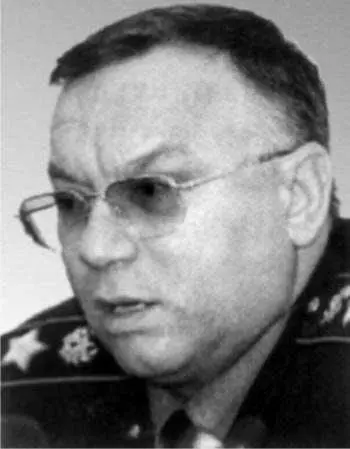 Анатолий Сергеевич Куликов командующий Внутренними войсками МВД 19921995 - фото 87
