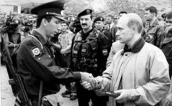 Награды милиционерам за отличия в Дагестане Во время чеченской войны 19941996 - фото 119
