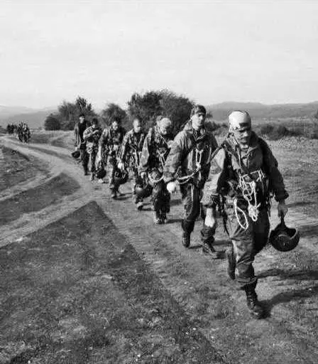 На боевое задание В это же время президент Чечни Аслан Масхадов как преступник - фото 136