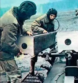 Установка ТПК на пусковую установку боевой машины Боевая машина ЗРК - фото 36