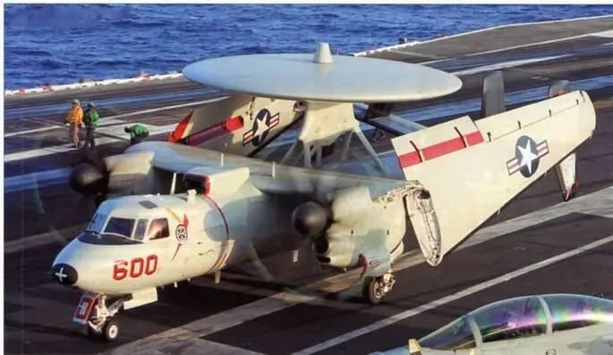 Самолет ДРЛО Е2С Хокай эскадрильи VAW124 Вертолет MH60R Си Хок - фото 99