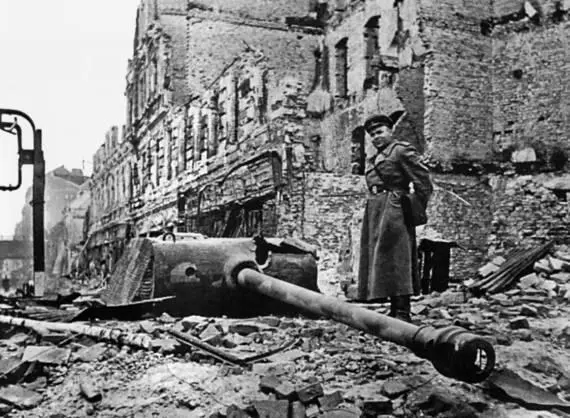 Пантера из танковой роты Берлин с Молендорф штрассе в восточной части - фото 66