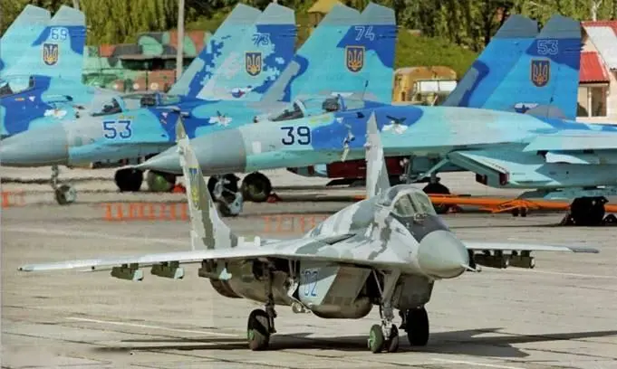 МиГ29 и Су27 ВВС Украины Фото 2013 г После 2012 г планами реформирования - фото 80