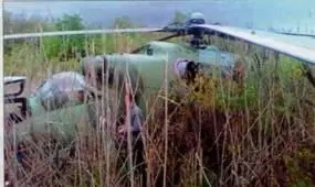 Поврежденный 5 мая огнем ПВО АНР и севший в заболоченной пойме реки в рне - фото 90