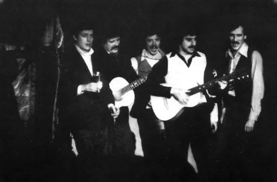 Товарищ верь Сцена из спектакля Д Щербаков за Кюхельбекера С - фото 46