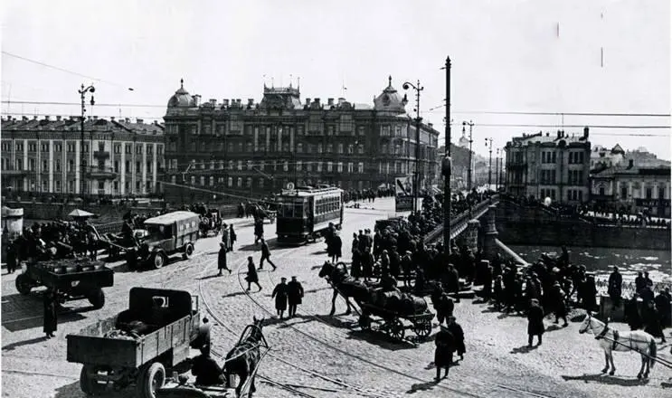 1928 Москва Москворецкий мост 1925 На улицы Москвы вышли первые - фото 3