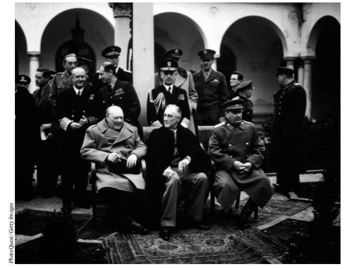 Февраль 1945 г Групповой портрет лидеров союзнических государств на Ялтинской - фото 11