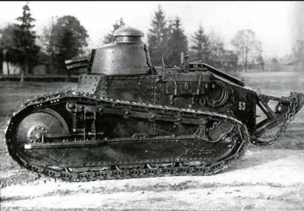 Легкий танк Рено FT18 так назывался FT17 с литой башней проходивший - фото 13
