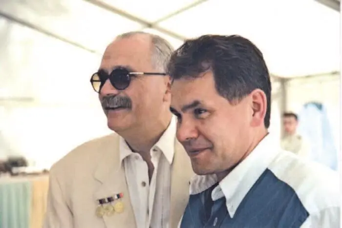 Никита Михалков и Сергей Шойгу 2001 год Никита Михалков и Георгий Жженов в - фото 116