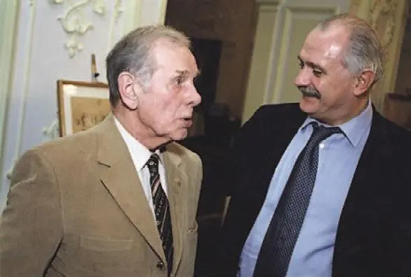 Никита Михалков и Георгий Жженов в Российском Фонде Культуры Москва 2000 год - фото 117