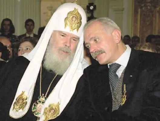 Патриарх Московский и всея Руси Алексий II и президент Российского Фонда - фото 136
