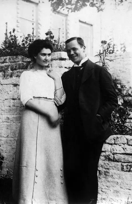 Летом 1913 года папа не выдержал и на время сбежал из Геттингена к маме в - фото 28