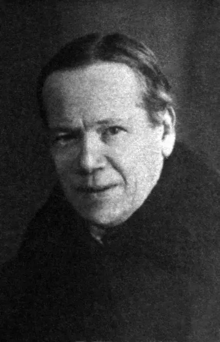 15 марта 1935 года папу арестовали В этот день моя жизнь переломилась пополам - фото 89