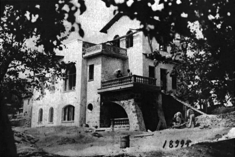 А П Чехов и архитектор Л Н Шаповалов на строительстве ялтинского дома 1899 - фото 29