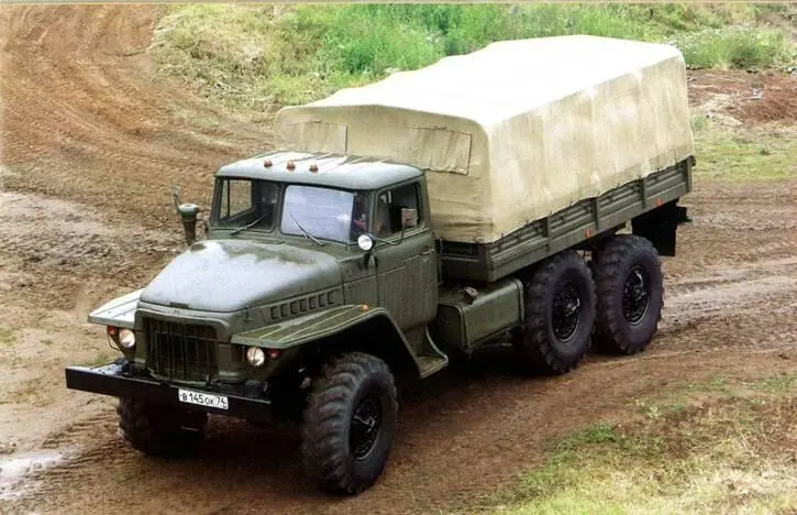 Легендарный армейский автомобиль Урал375 Защищенный автомобиль - фото 169