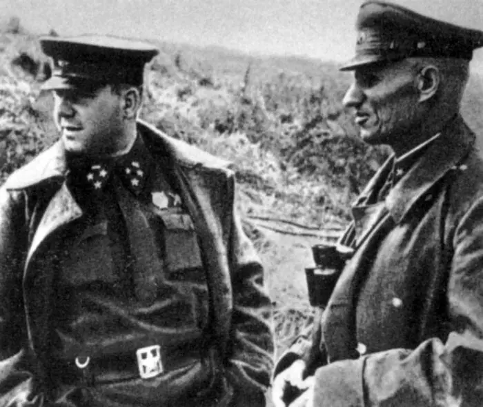 Командующий 4й танковой армией генералмайор ВД Крюченкин и - фото 16